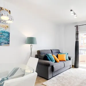 Apartment Cozy Overlooking Estepona's Marina!, Estepona